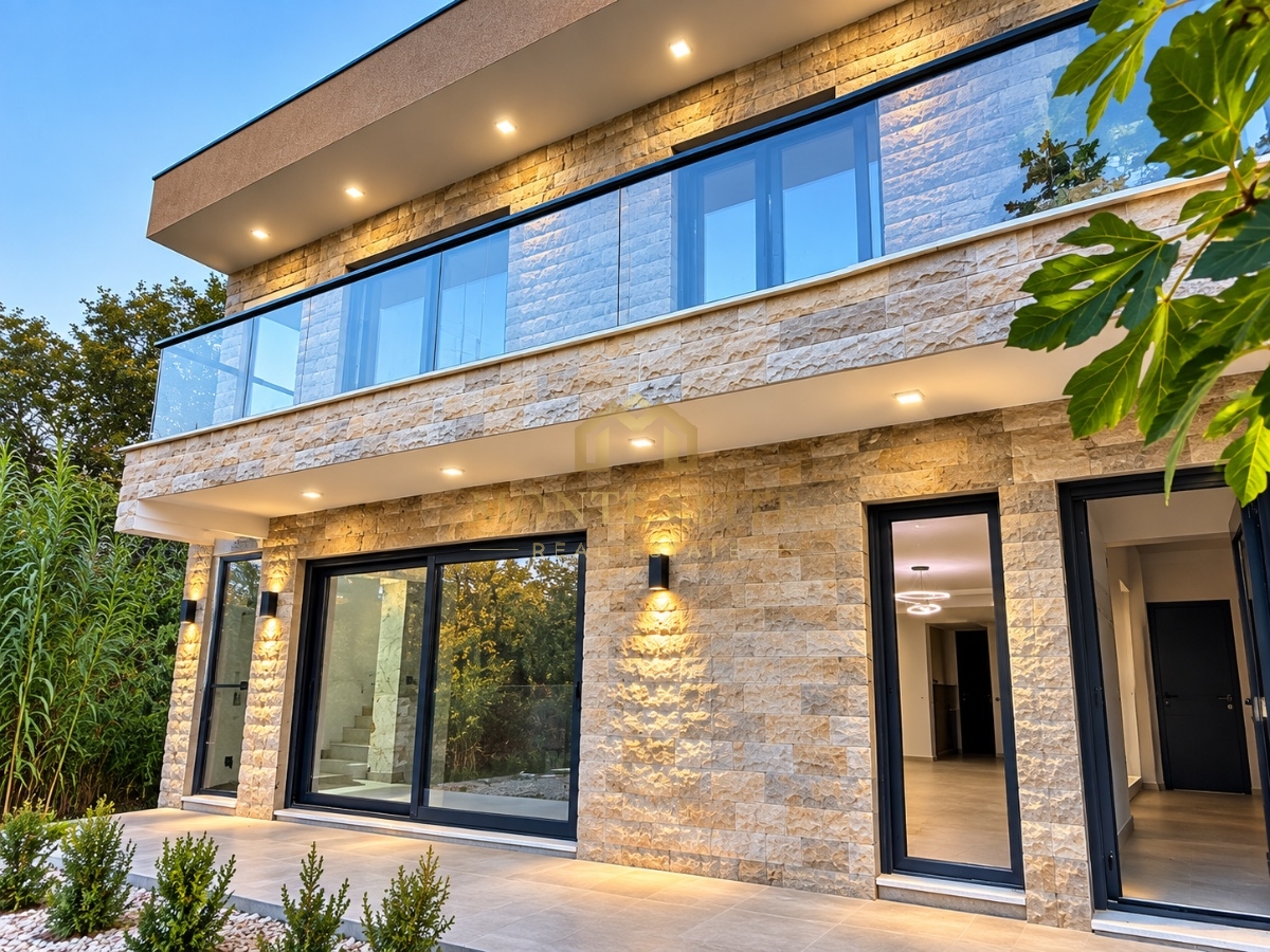 FOR SALE – NEW HOUSE 