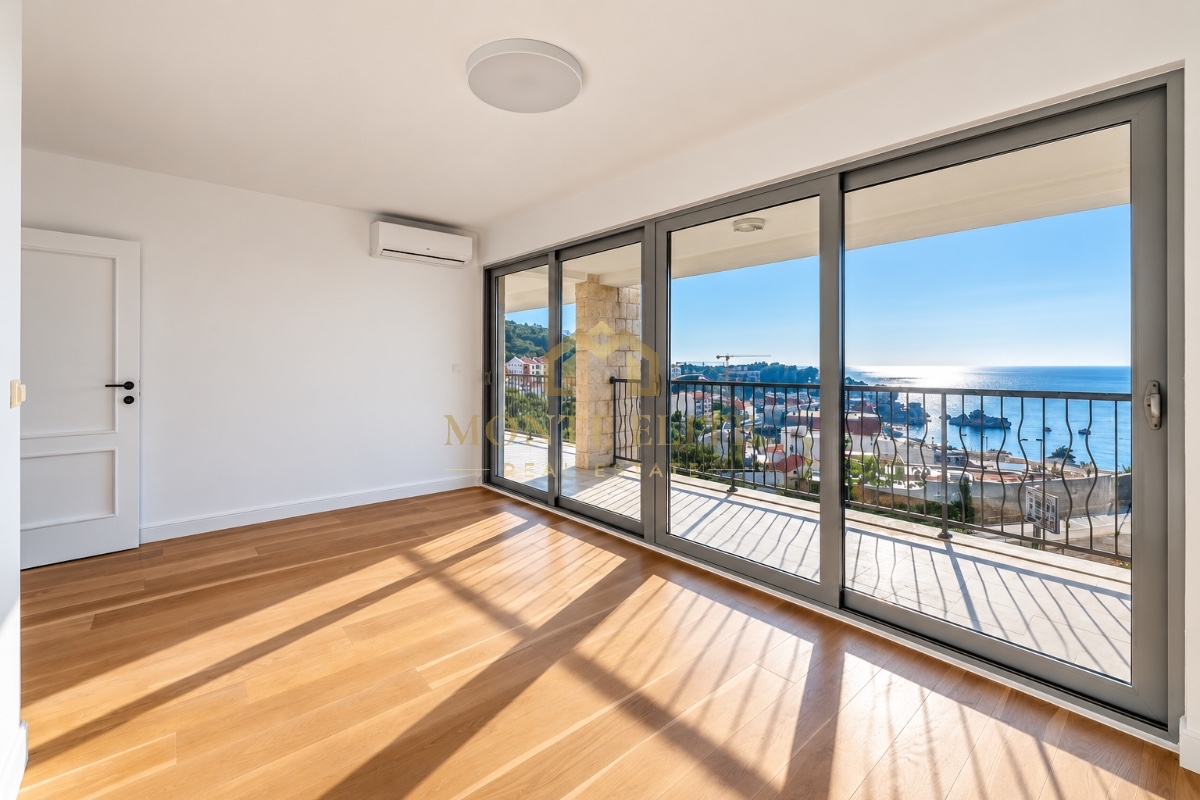 Pržno, Budva – prostran trosoban apartman sa panoramskim pogledom na more